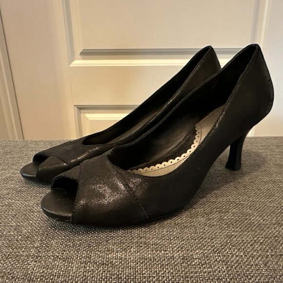 Kenneth Cole Reaction, Black Shimmer Leather Peep Toe Heels, 9 - Picture 1 of 7
